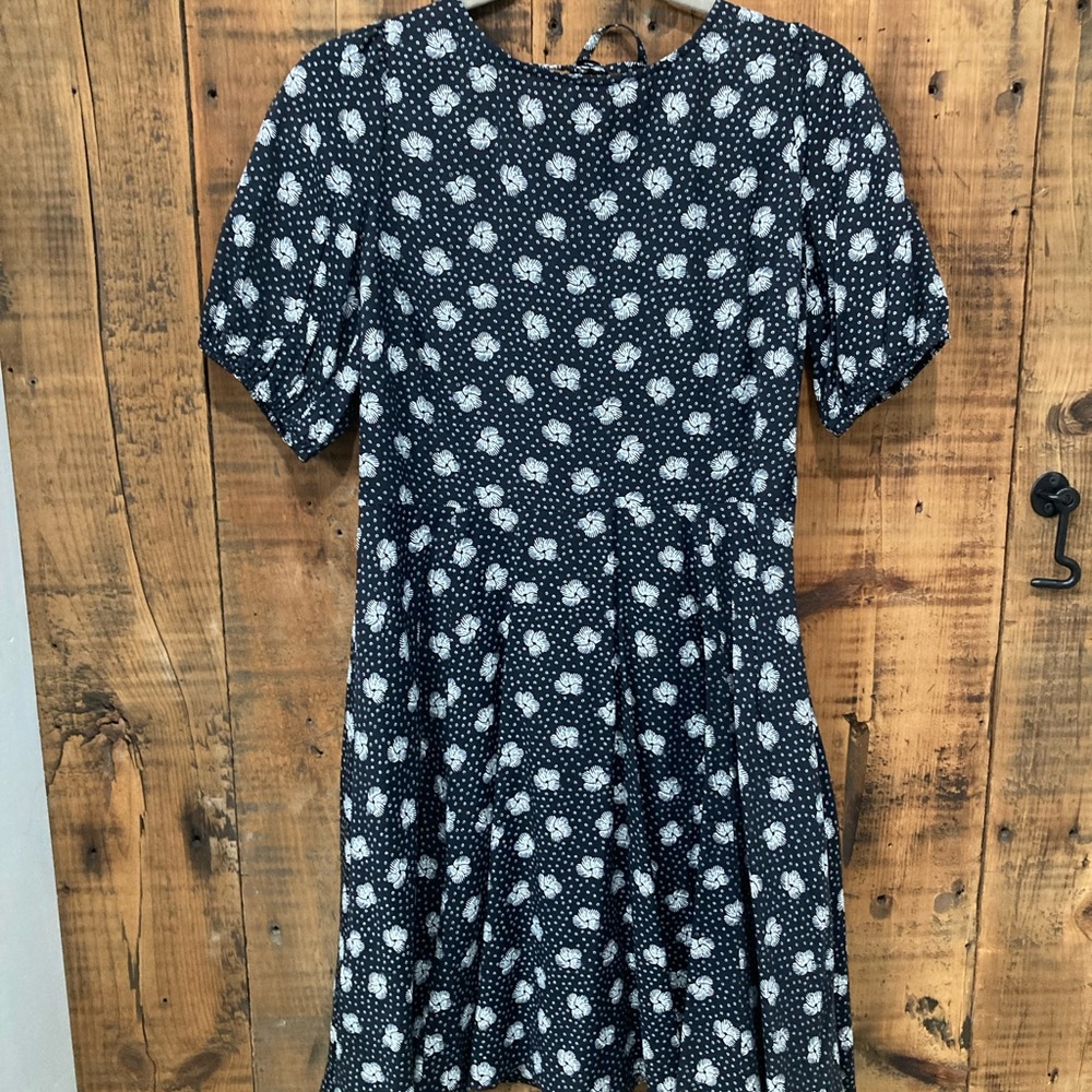Brand NWT Ann Taylor Dress Petite Small